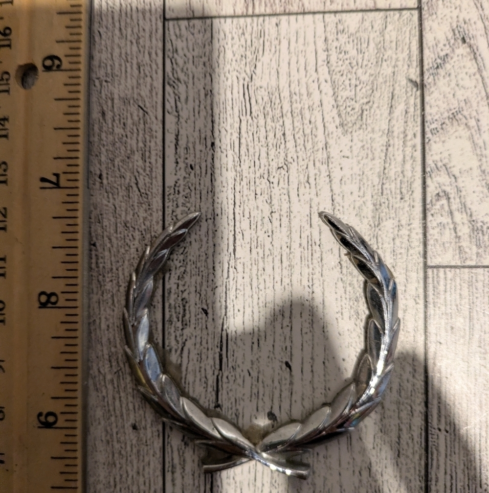 Cadillac Silver Laurel Car Emblem
